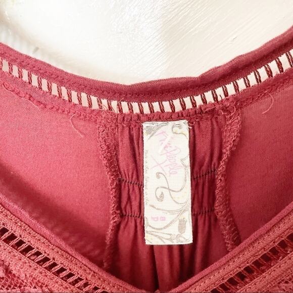 Free People Abigail Lace-Detail Short Sleeve V-neck maroon sz S - Picture 5 of 9